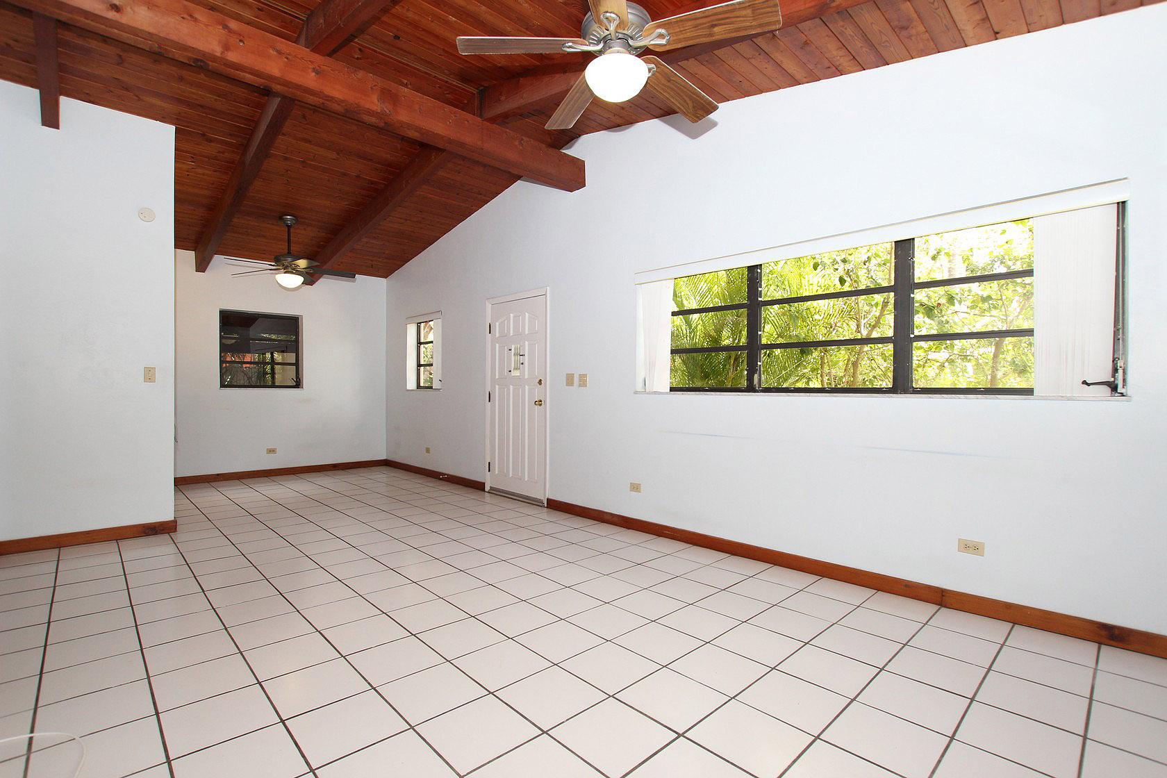 224 2nd Road Key Largo, FL 33037 - Photo 2 of 33 LIVING AREA 4