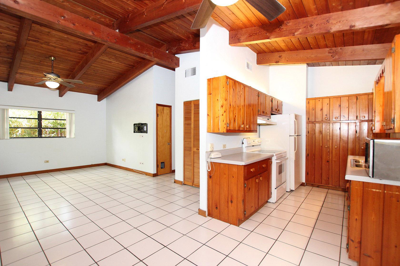 224 2nd Road Key Largo, FL 33037 - Photo 3 of 33 LIVING AREA 1