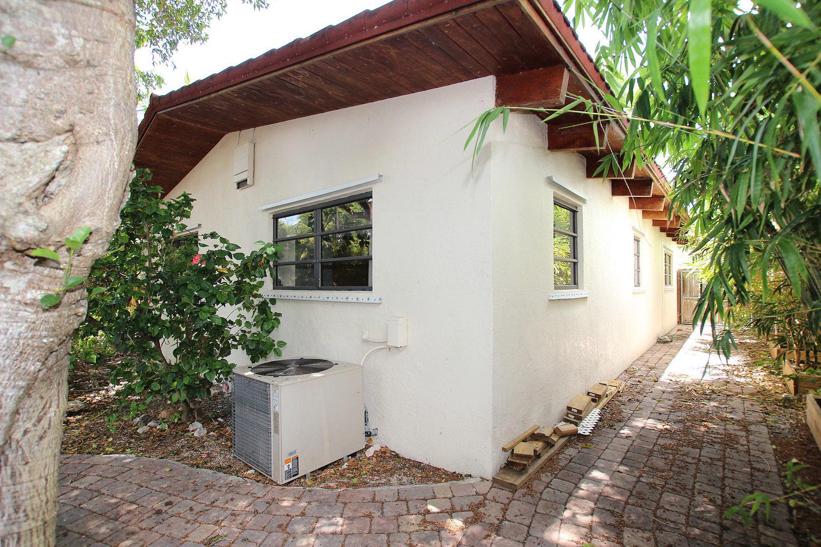 224 2nd Road Key Largo, FL 33037 - Photo 26 of 33 AIR COND 1
