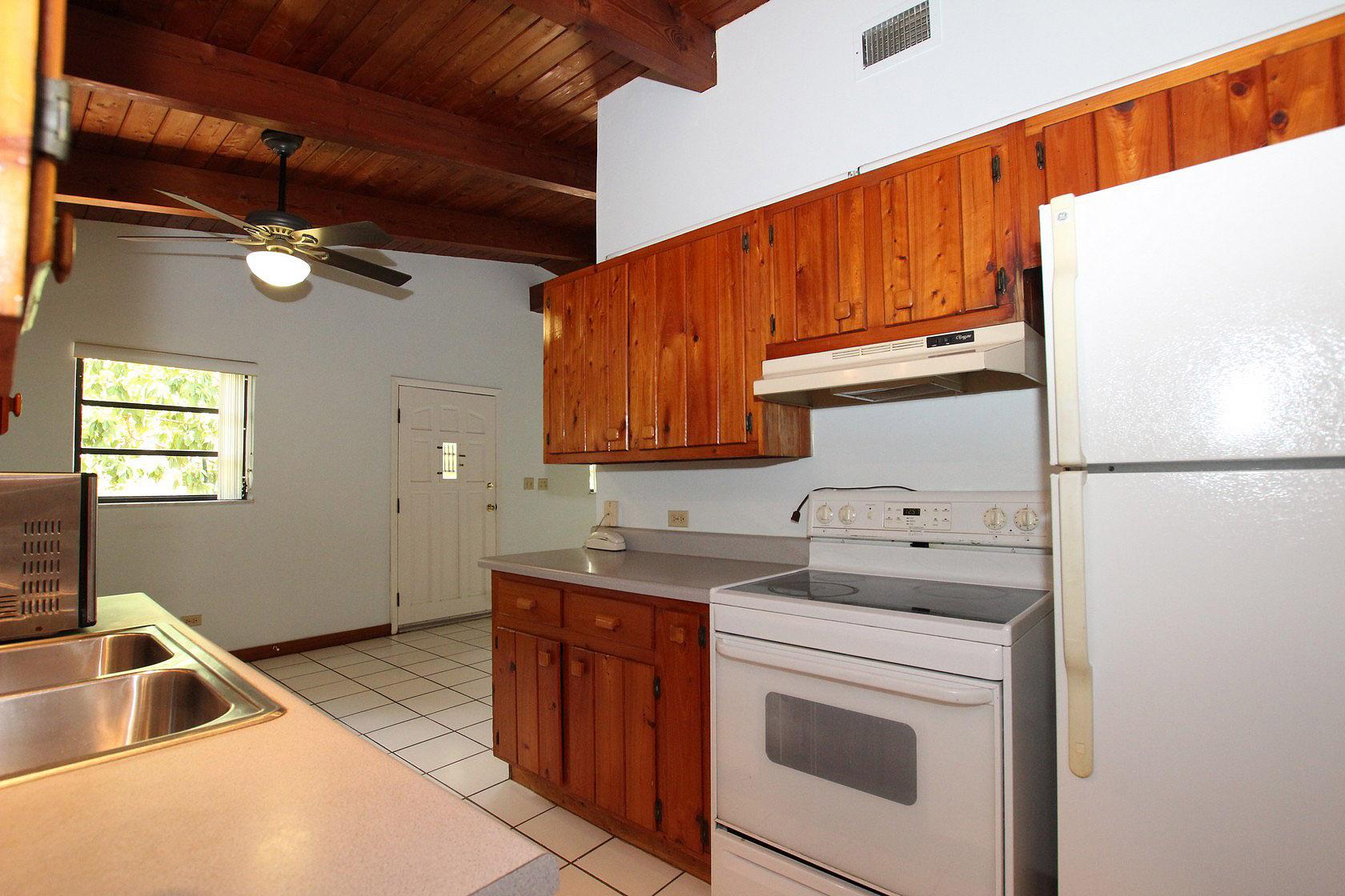 224 2nd Road Key Largo, FL 33037 - Photo 7 of 33 KITCHEN 4