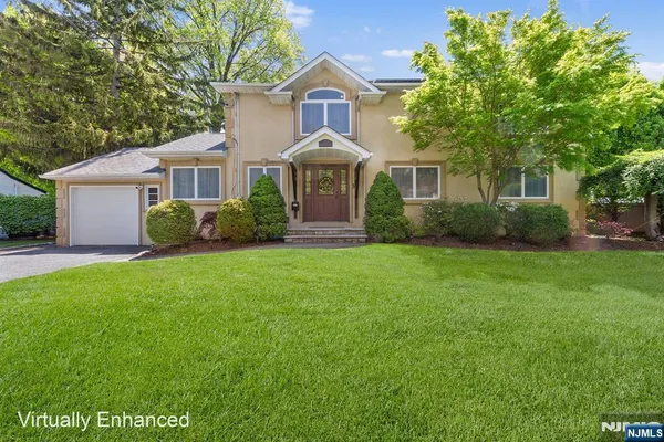 $1,099,000 | 124 Crain Road, Paramus, NJ 07652