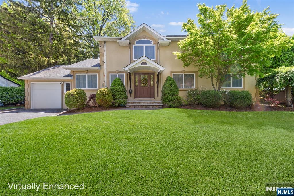 124 Crain Road Paramus, NJ 07652 - Photo 1 of 48
