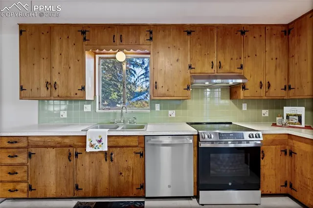 $650,000 | 25 High Street, Palmer Lake, CO 80133