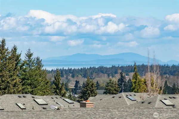 a view of a outdoor space with city view