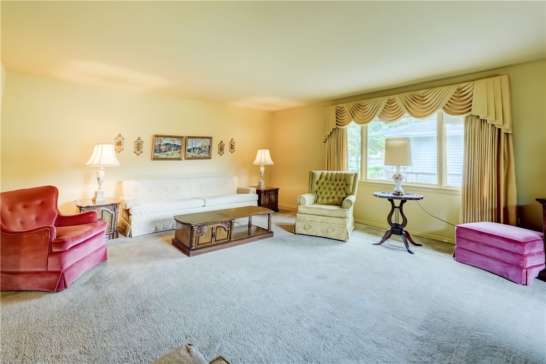 41 Leicestershire Road Irondequoit, NY 14621 - Photo 17 of 47