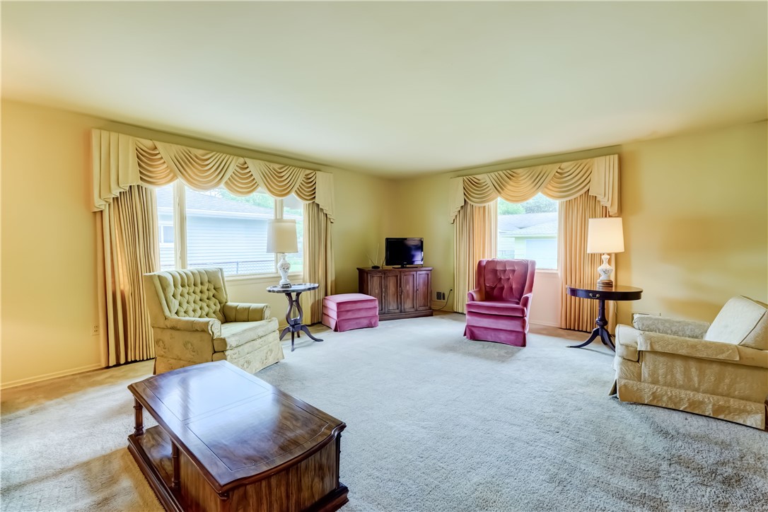 41 Leicestershire Road Irondequoit, NY 14621 - Photo 18 of 47