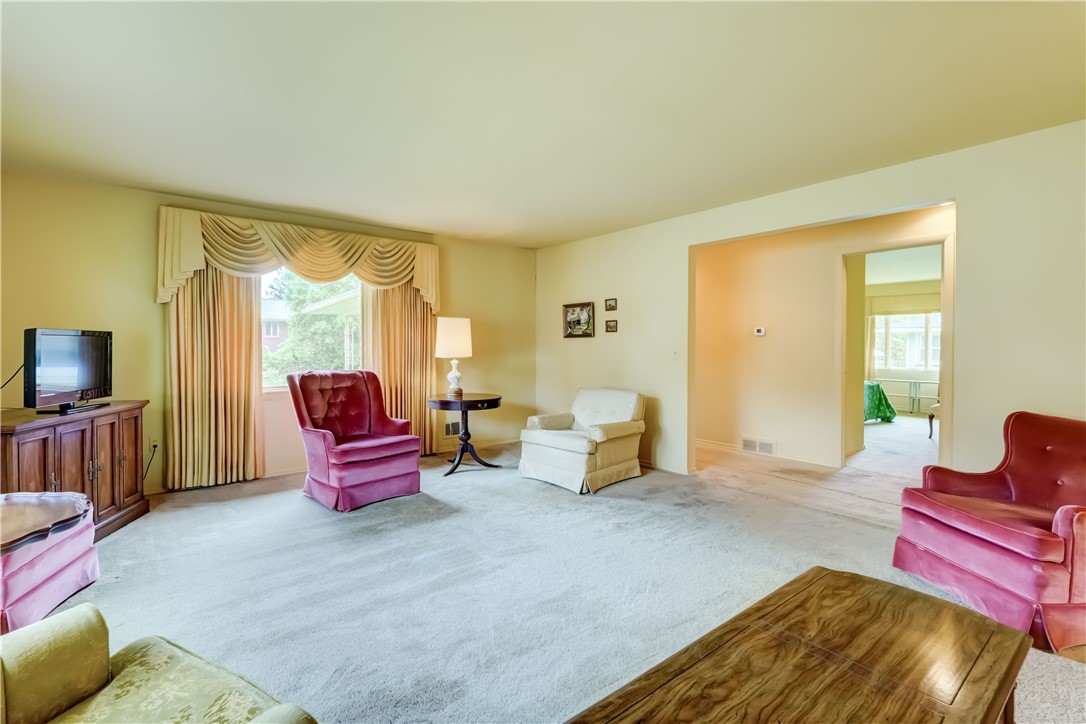 41 Leicestershire Road Irondequoit, NY 14621 - Photo 19 of 47