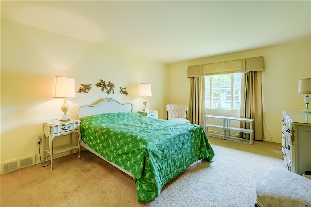 41 Leicestershire Road Irondequoit, NY 14621 - Photo 20 of 47