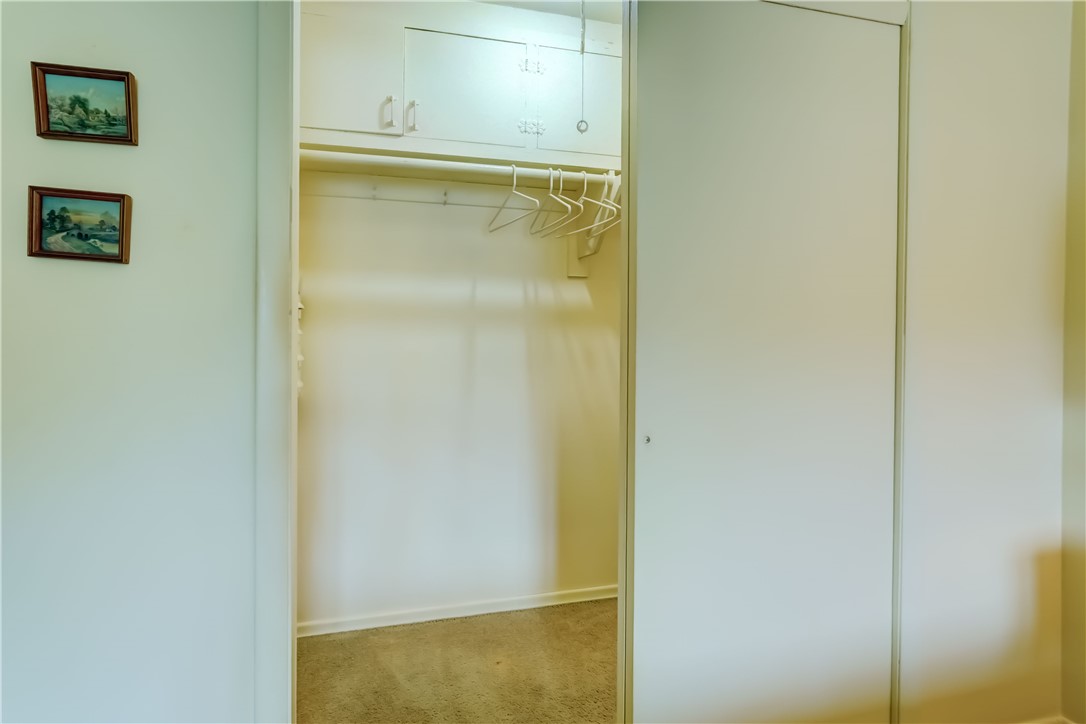 41 Leicestershire Road Irondequoit, NY 14621 - Photo 23 of 47