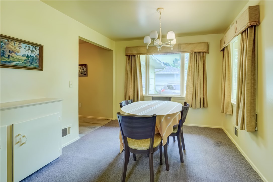 41 Leicestershire Road Irondequoit, NY 14621 - Photo 25 of 47