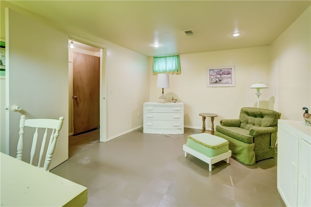 41 Leicestershire Road Irondequoit, NY 14621 - Photo 35 of 47