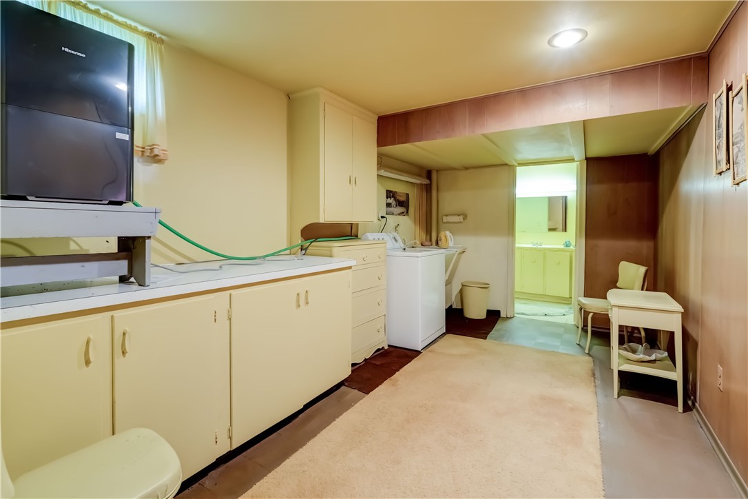 41 Leicestershire Road Irondequoit, NY 14621 - Photo 38 of 47