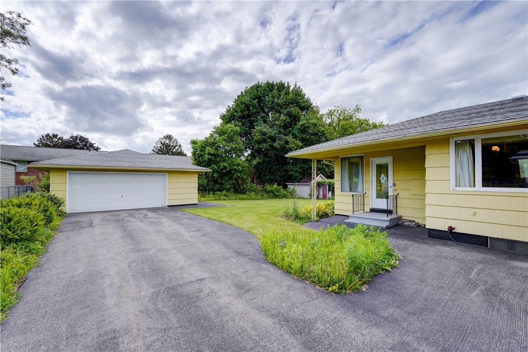 41 Leicestershire Road Irondequoit, NY 14621 - Photo 45 of 47