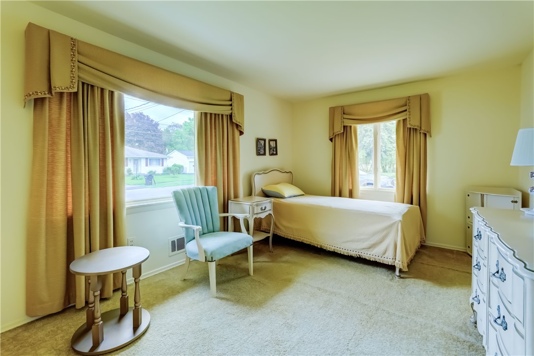 41 Leicestershire Road Irondequoit, NY 14621 - Photo 7 of 47