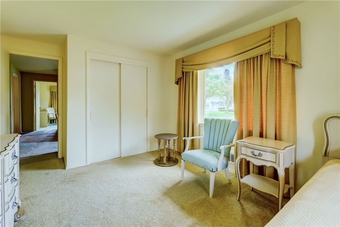 41 Leicestershire Road Irondequoit, NY 14621 - Photo 8 of 47