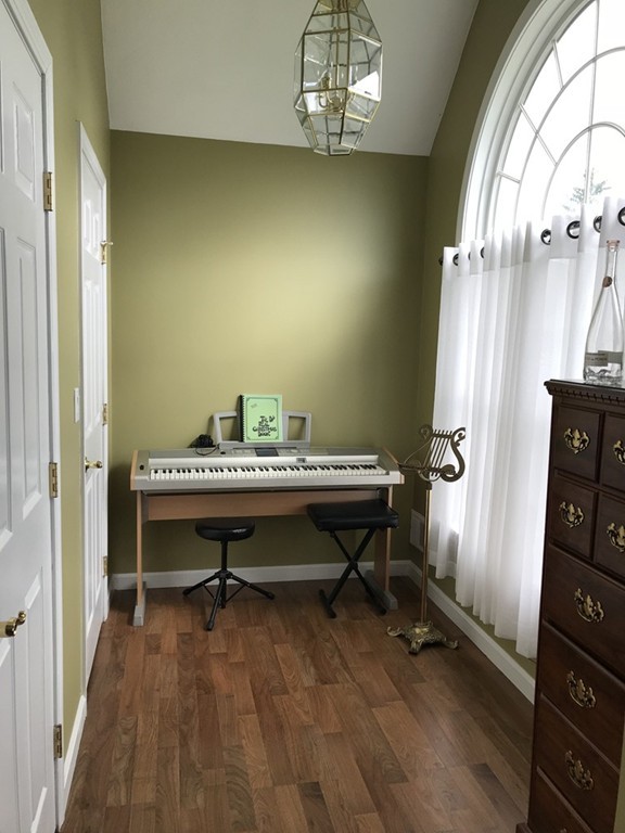 121 Pelham Road Dracut, MA 01826 - Photo 15 of 30 Gallery Image 15
