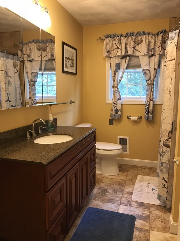 121 Pelham Road Dracut, MA 01826 - Photo 23 of 30 Gallery Image 23