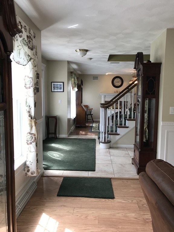 121 Pelham Road Dracut, MA 01826 - Photo 10 of 30 Gallery Image 10