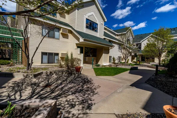 $220,000 | 7631 Edinborough Way, Unit 5319, Edina, MN 55435