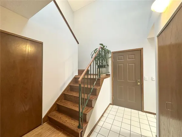 $220,000 | 7631 Edinborough Way, Unit 5319, Edina, MN 55435