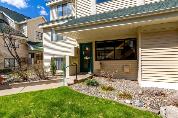 $220,000 | 7631 Edinborough Way, Unit 5319, Edina, MN 55435