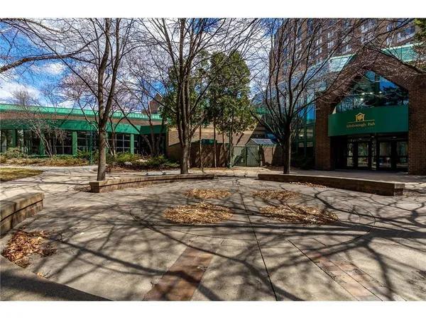 $220,000 | 7631 Edinborough Way, Unit 5319, Edina, MN 55435