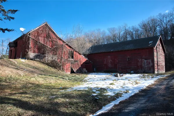 $350,000 | 256 Round Hill Road, Florida, NY 10921