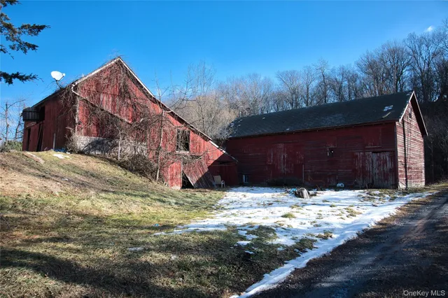 $550,000 | 256 Round Hill Road, Florida, NY 10921