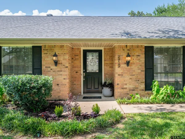 $345,000 | 519 Sunnyside Drive, Chandler, TX 75758