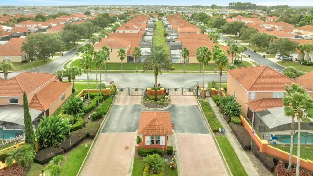 162 Cordova Avenue Davenport, FL 33897 - Photo 80 of 80 an aerial view of residential houses with outdoor space and swimming pool