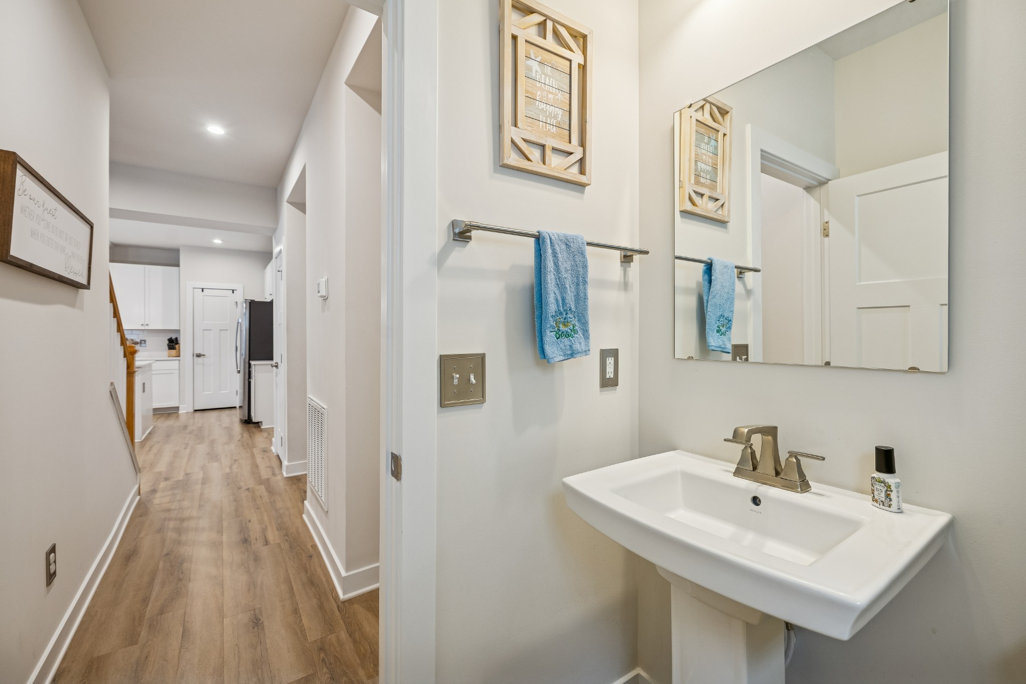 809 Mill Tree Court Smyrna, TN 37167 - Photo 33 of 42 a bathroom with a sink and mirror