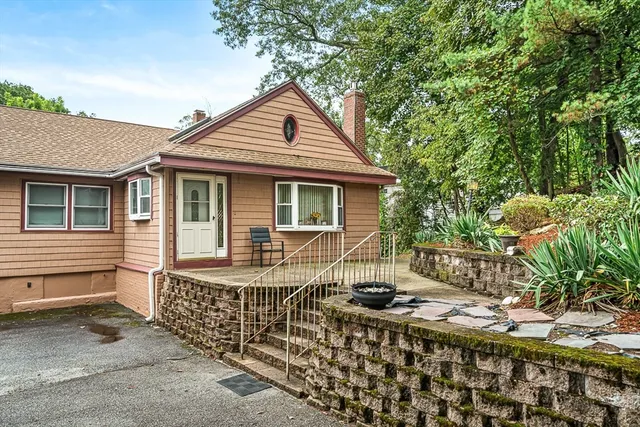 $799,000 | 1 Ludlow Avenue, Wakefield, MA 01880