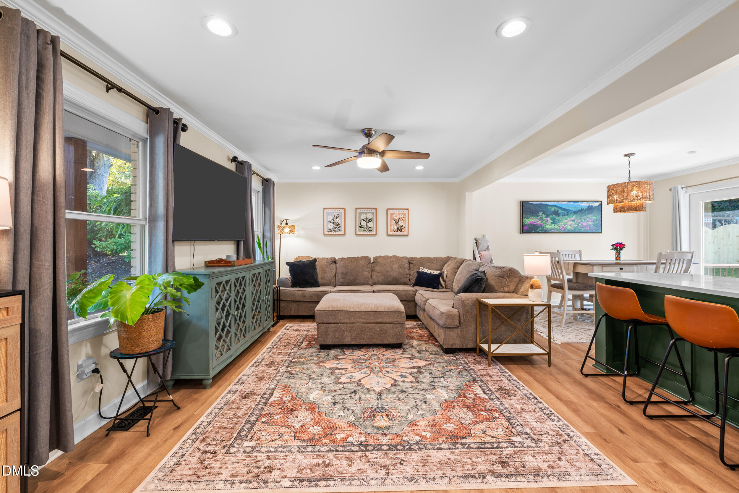 5505 Knollwood Road Raleigh, NC 27609 - Photo 7 of 41 Living Room