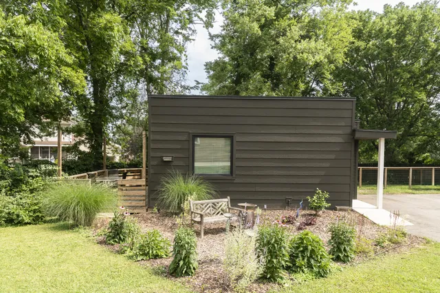 $1,300 | 135 Del Crest Drive, Nashville, TN 37217