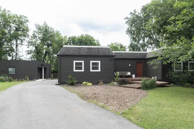 $1,300 | 135 Del Crest Drive, Nashville, TN 37217