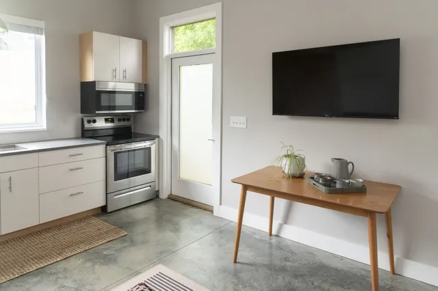 $1,300 | 135 Del Crest Drive, Nashville, TN 37217