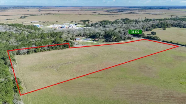 $290,000 | 109 County Road 109, Devers, TX 77538