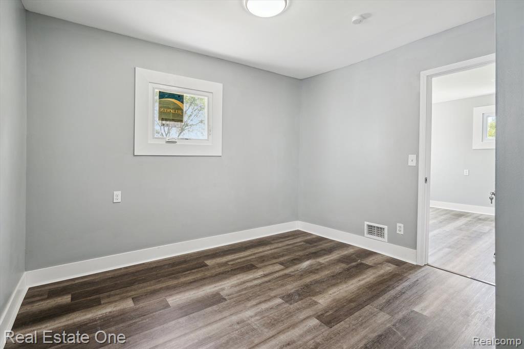 22750 Wick Road Taylor, MI 48180 - Photo 17 of 26