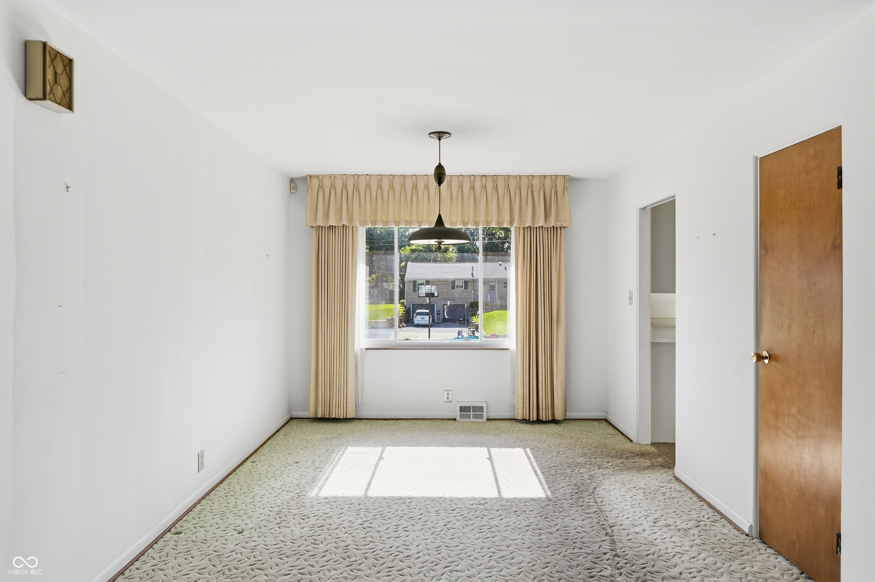 6247 Acton Road Indianapolis, IN 46259 - Photo 7 of 33