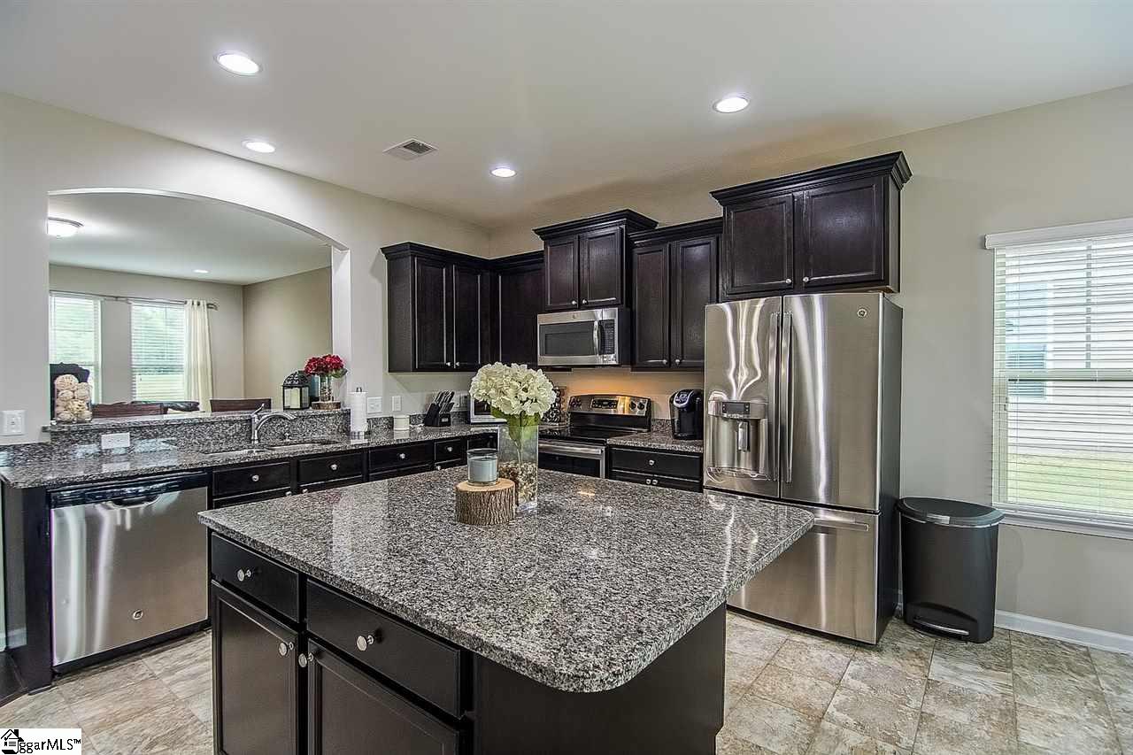 104 Remus Way Simpsonville, SC 29681 - Photo 4 of 30 Gallery Image 4