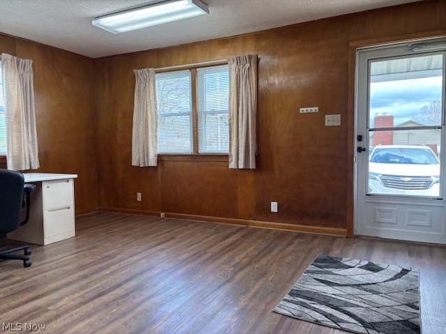 11146 Cadiz Road Cambridge, OH 43725 - Photo 5 of 28 Side entry into office space from concrete parking apron