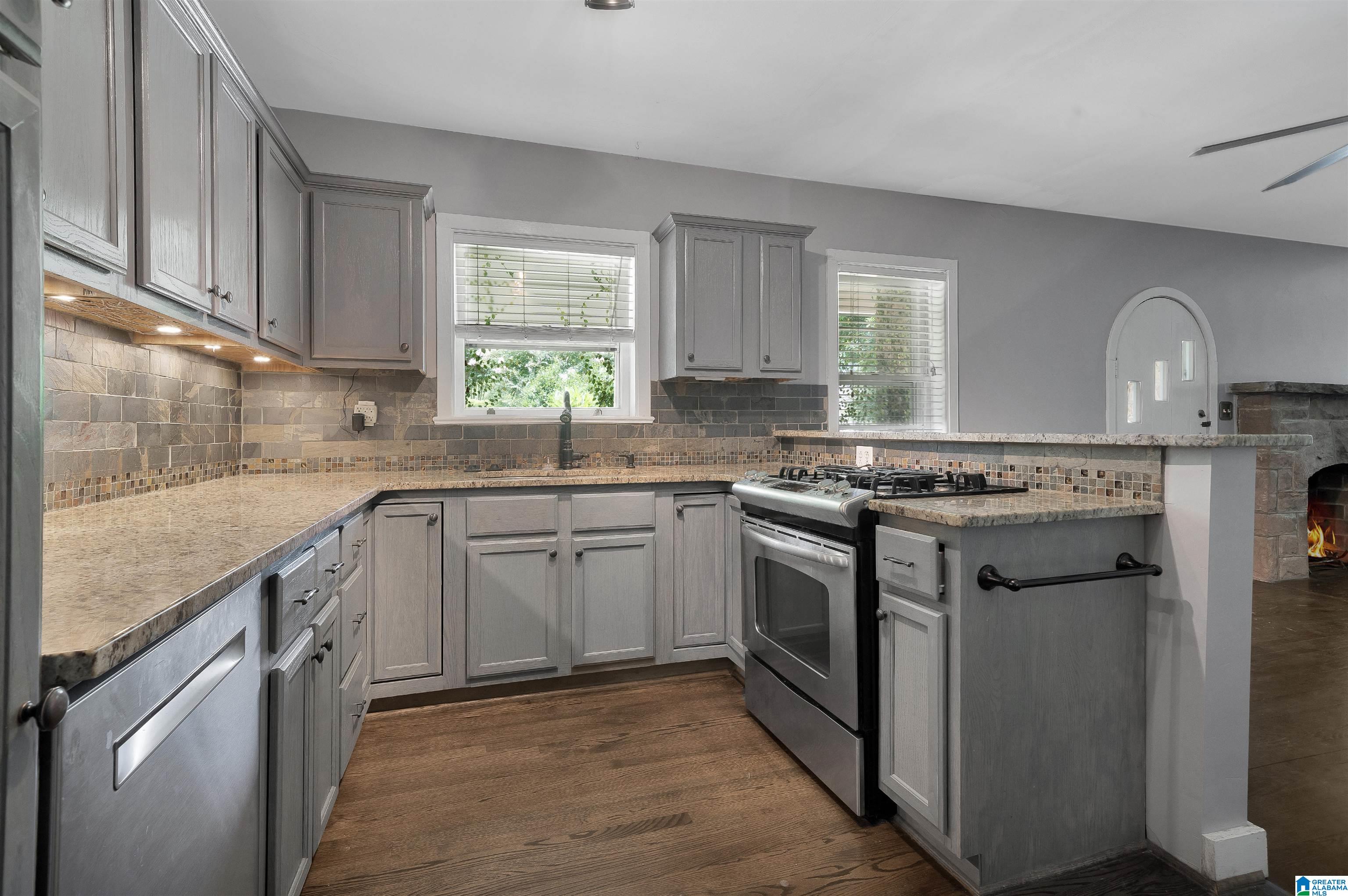 1717 Shades Crest Road Birmingham, AL 35216 - Photo 10 of 33