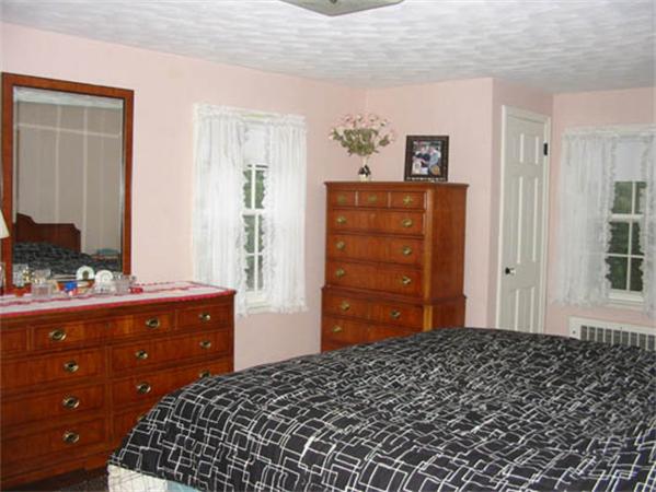 5 Saxon Road Worcester, MA 01602 - Photo 10 of 23 Gallery Image 10