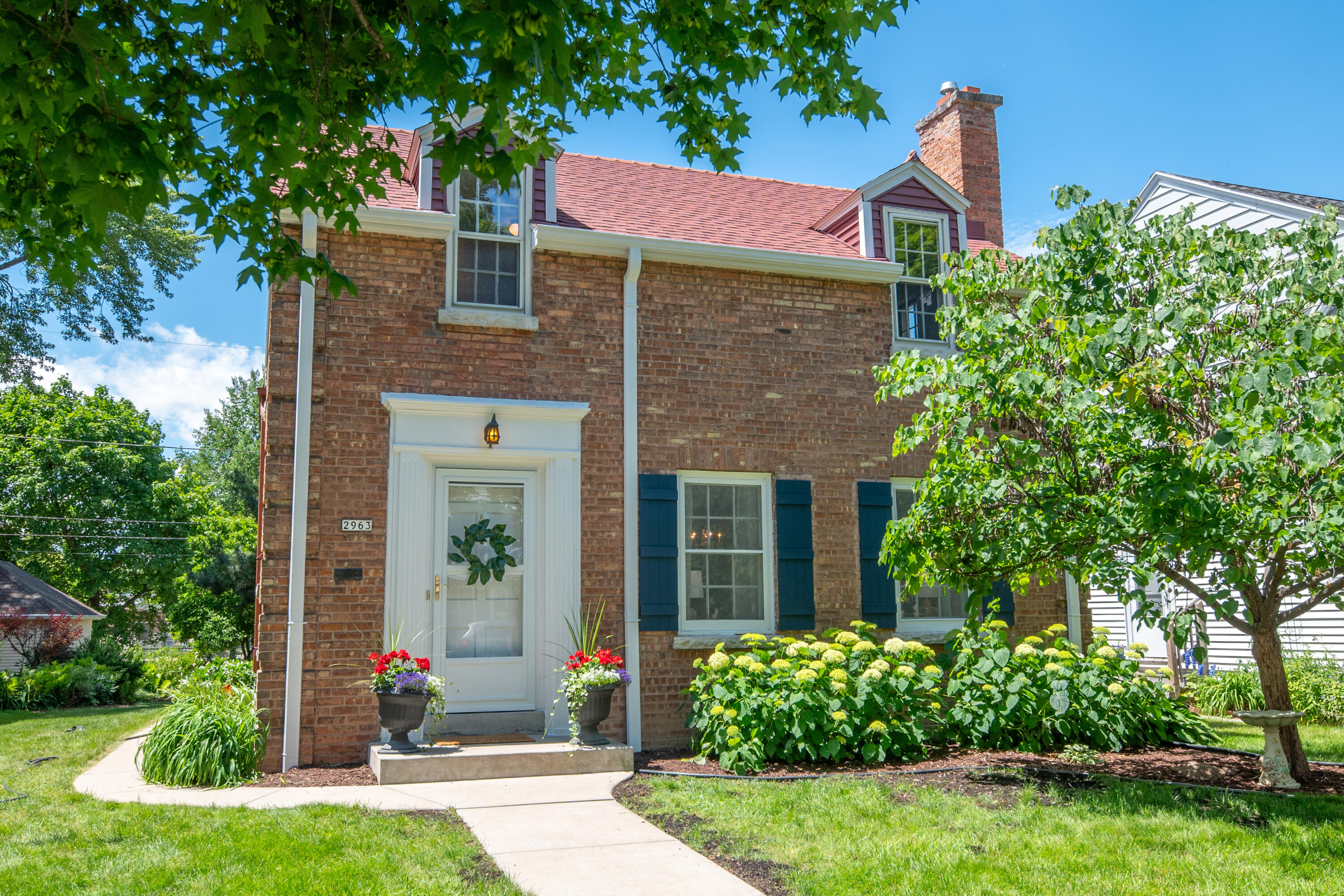 2963 North 70th Street Milwaukee, WI 53210 - Photo 5 of 43 5