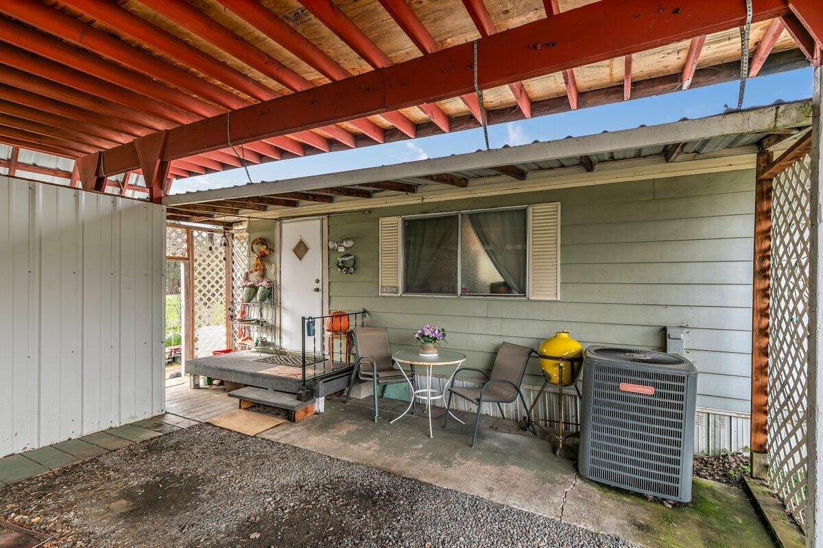 6901 Old Stage Road, Unit 24 Central Point, OR 97502 - Photo 3 of 21