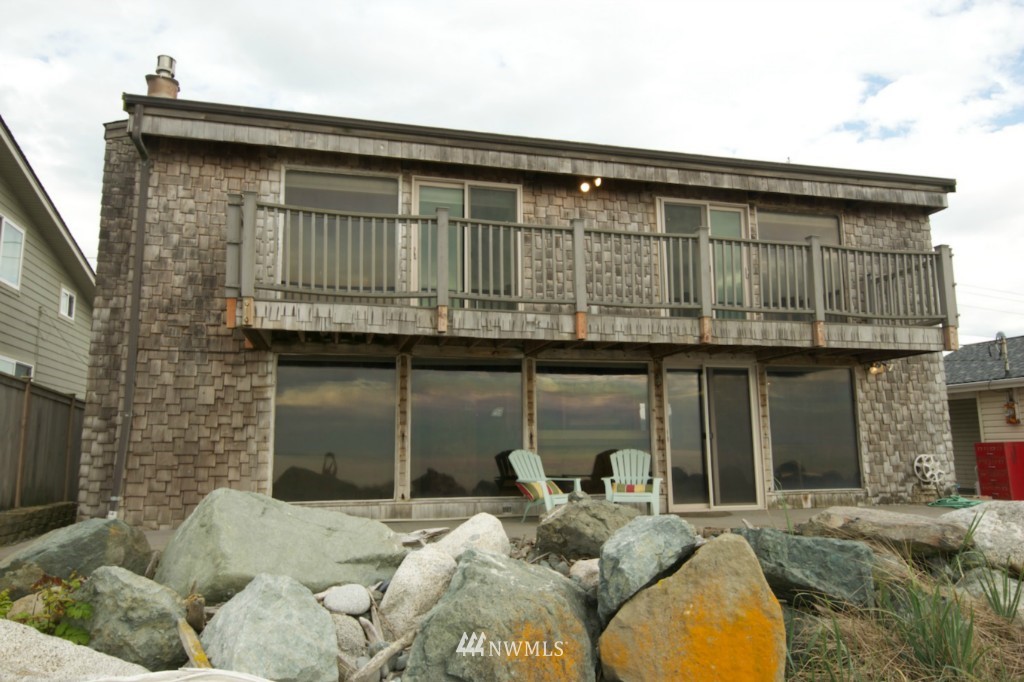2621 West Beach Road Oak Harbor, WA 98277 - Photo 1 of 22 Gallery Image 1