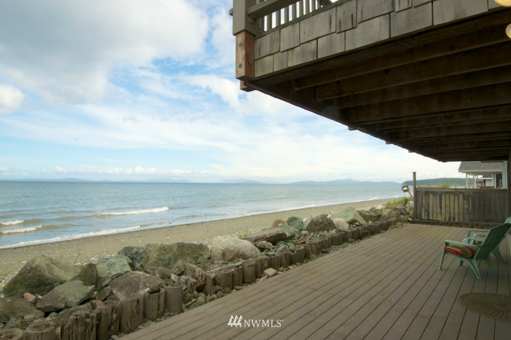 2621 West Beach Road Oak Harbor, WA 98277 - Photo 2 of 22 Gallery Image 2