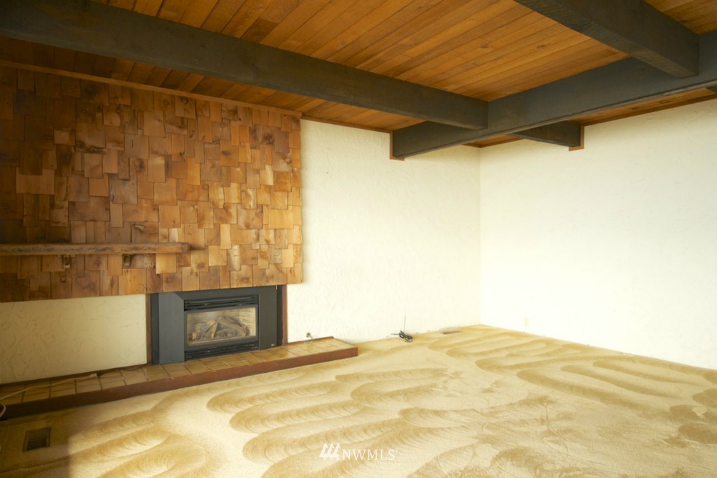2621 West Beach Road Oak Harbor, WA 98277 - Photo 14 of 22 Gallery Image 14