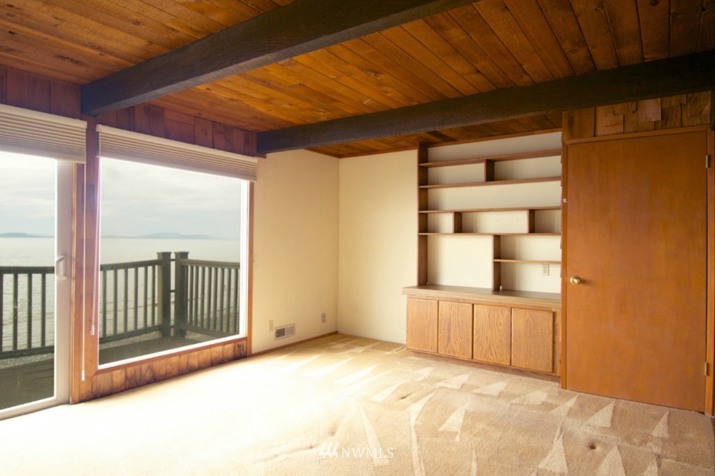 2621 West Beach Road Oak Harbor, WA 98277 - Photo 15 of 22 Gallery Image 15