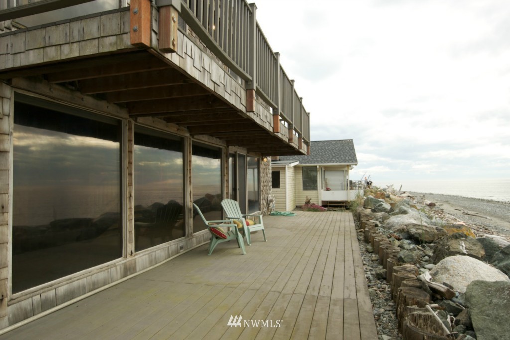 2621 West Beach Road Oak Harbor, WA 98277 - Photo 4 of 22 Gallery Image 4